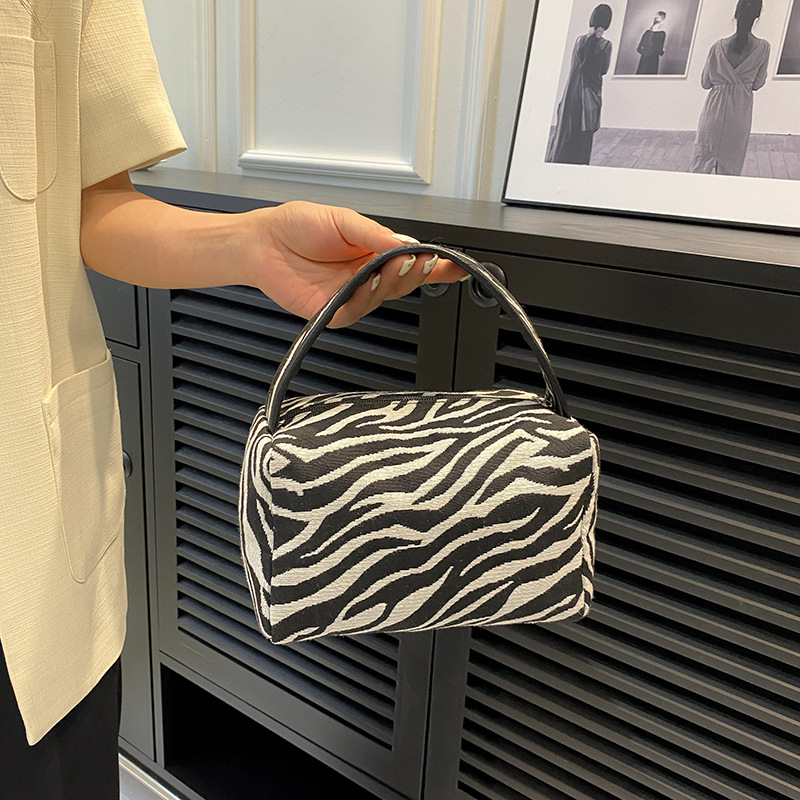 Tas Makeup macan tutul, kantun - Luxury Skincare & Spa ulasan dan harga