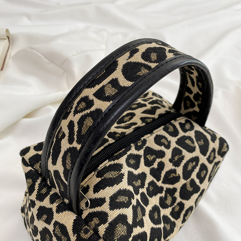 Tas Makeup macan tutul, kantun - Luxury Skincare & Spa ulasan dan harga